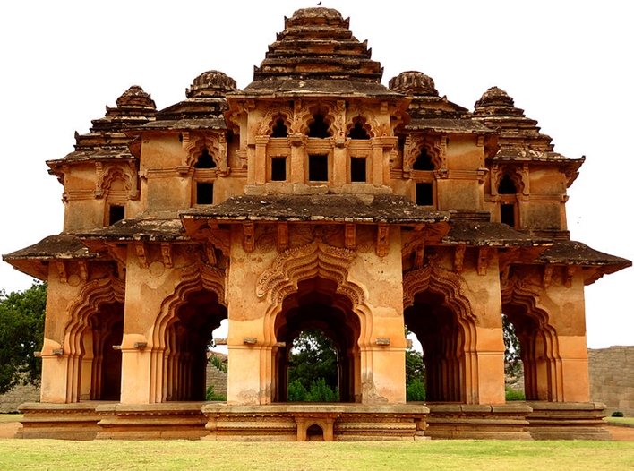 lotus-mahal-img
